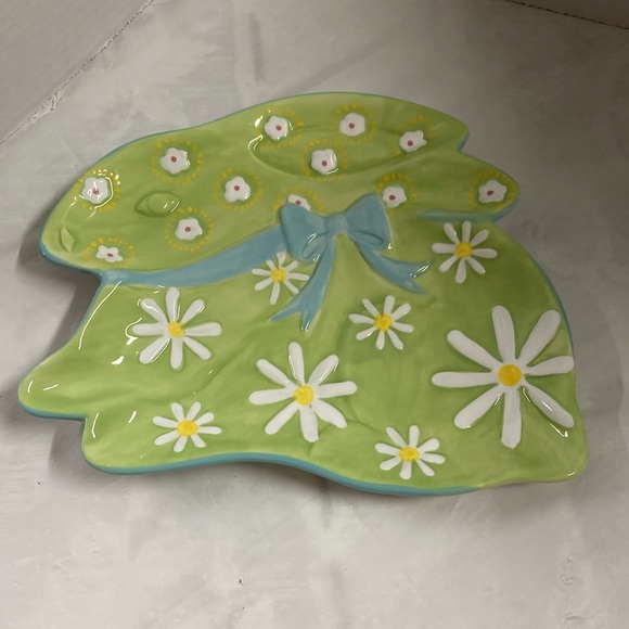 Pier 1 Easter Bunny Rabbit Hand Painted Dolomite Cookie Treats Plate Daisies - Picture 1 of 7